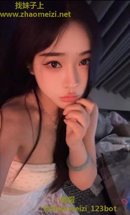 东站巨乳颜值小乔