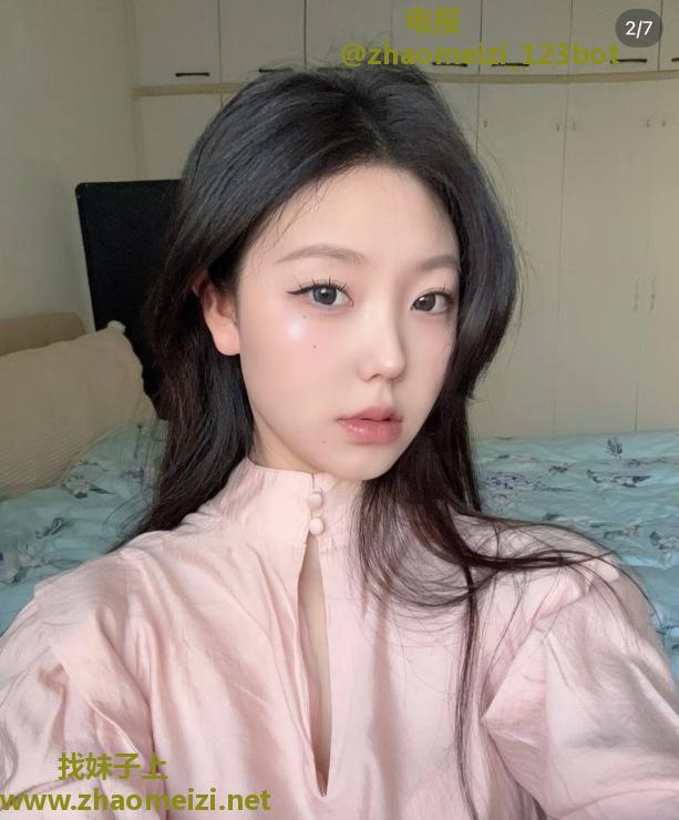 徐汇水多翘臀嫩妹