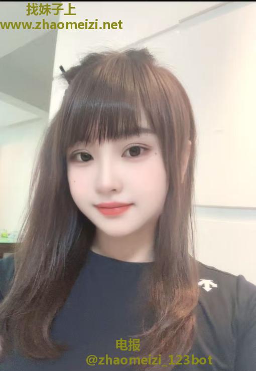 丰乳肥臀小少妇