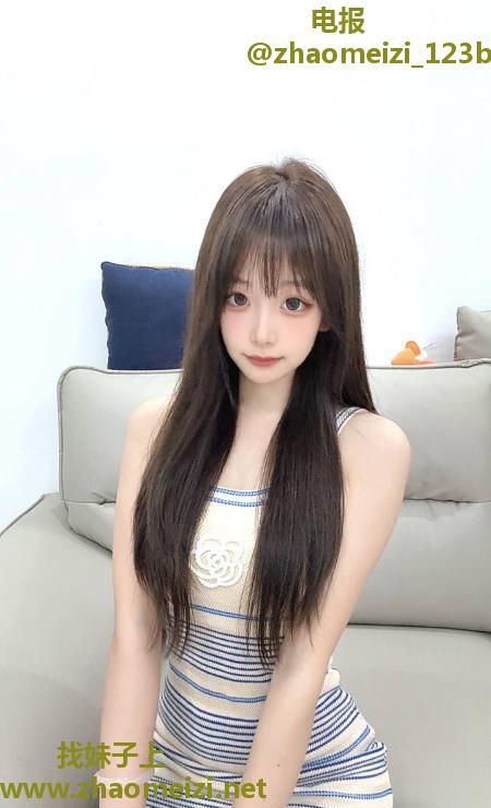 颜值粉嫩紧美少女