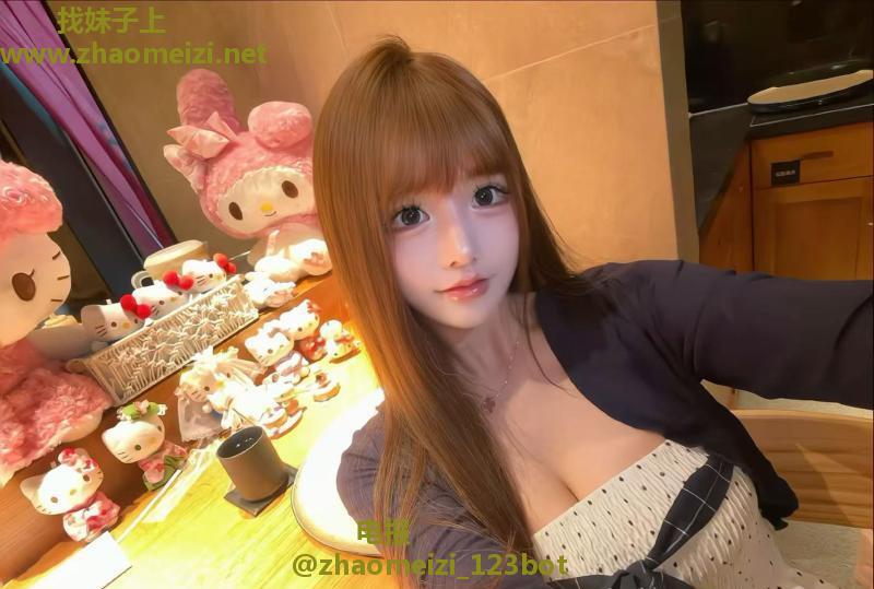 清纯大胸妹子