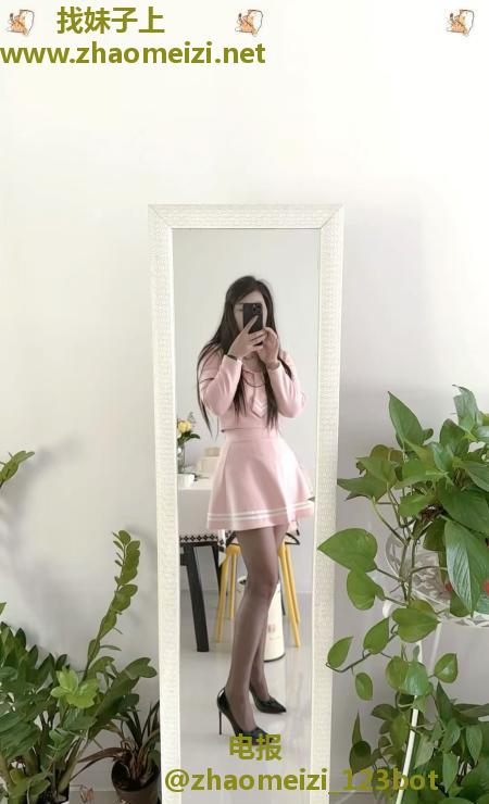 肤白貌美邻家御姐