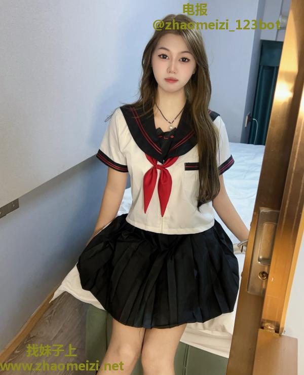 反差女友骚货萌萌