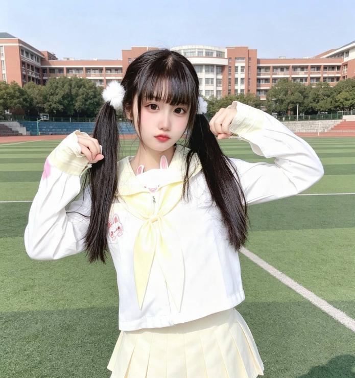 清纯二次元颜值嫩妹