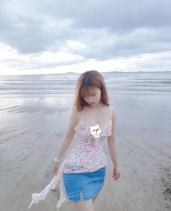月亮岛温柔少妇