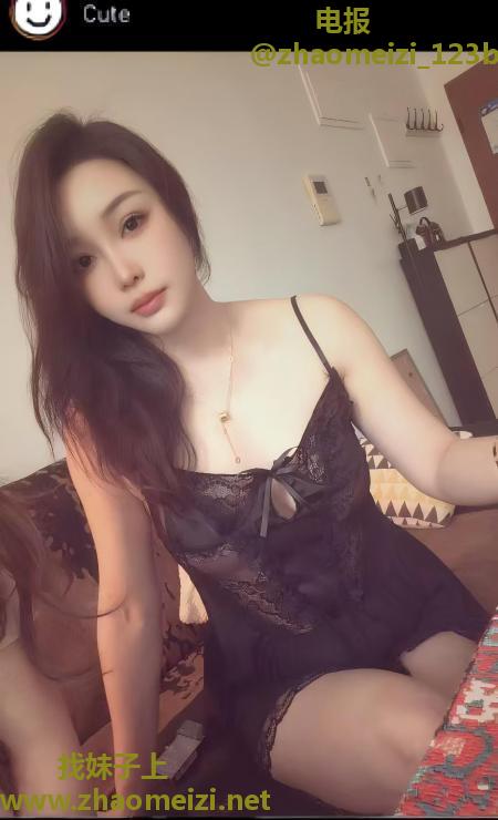 朝阳大胸翘臀风骚老师