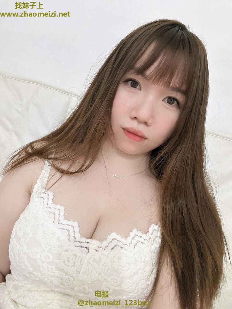 动作娴熟温柔小姐姐。