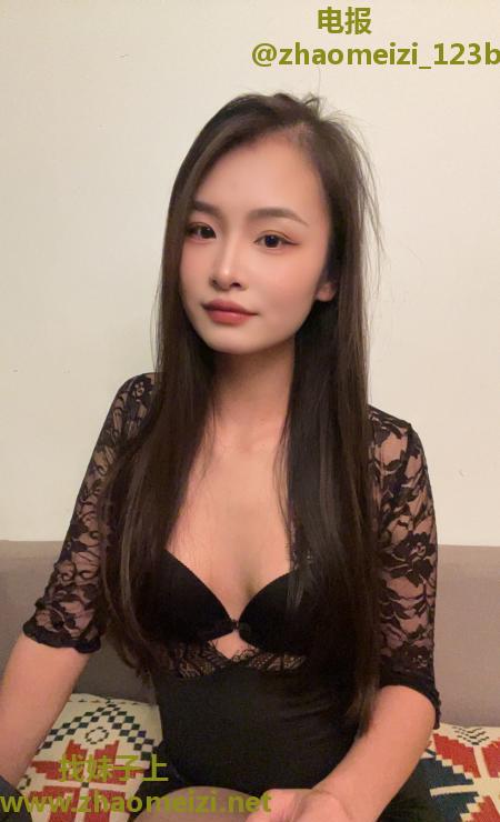 白云肤白乖巧大长腿
