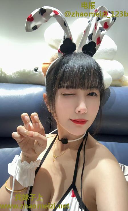 南山童颜巨乳美少妇