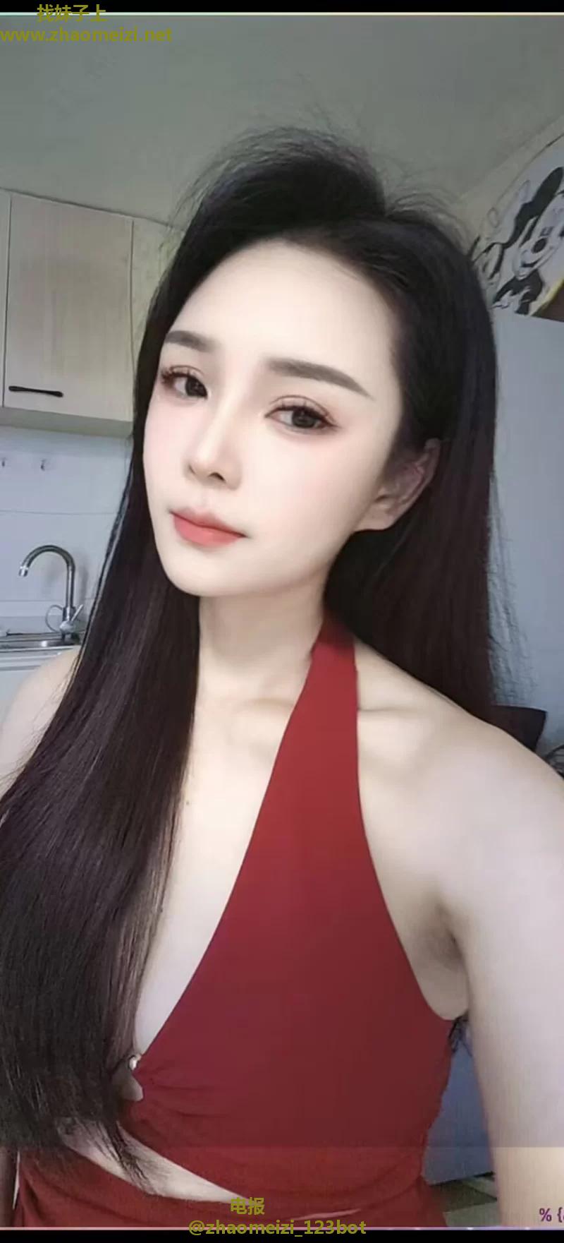 冷白皮内热御姐