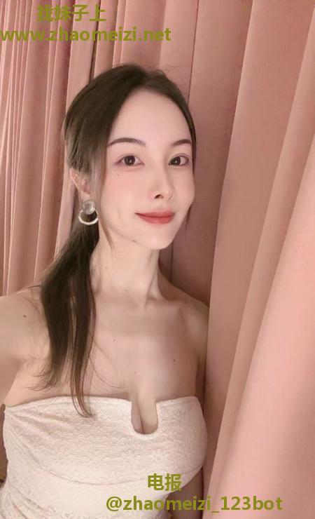 服务系朱莉老师