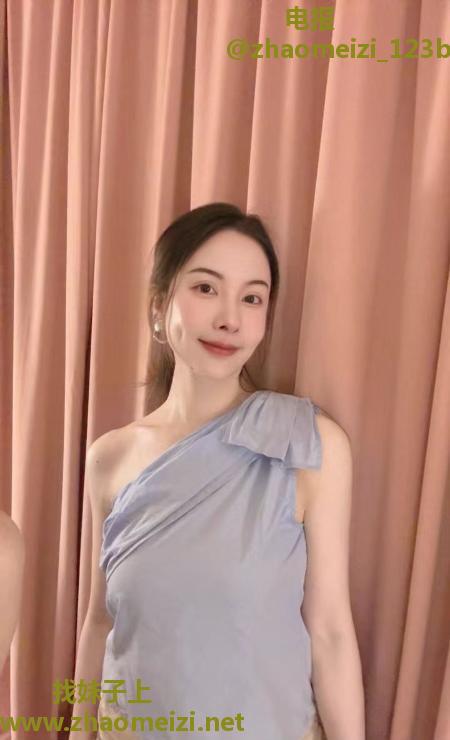 服务系朱莉老师