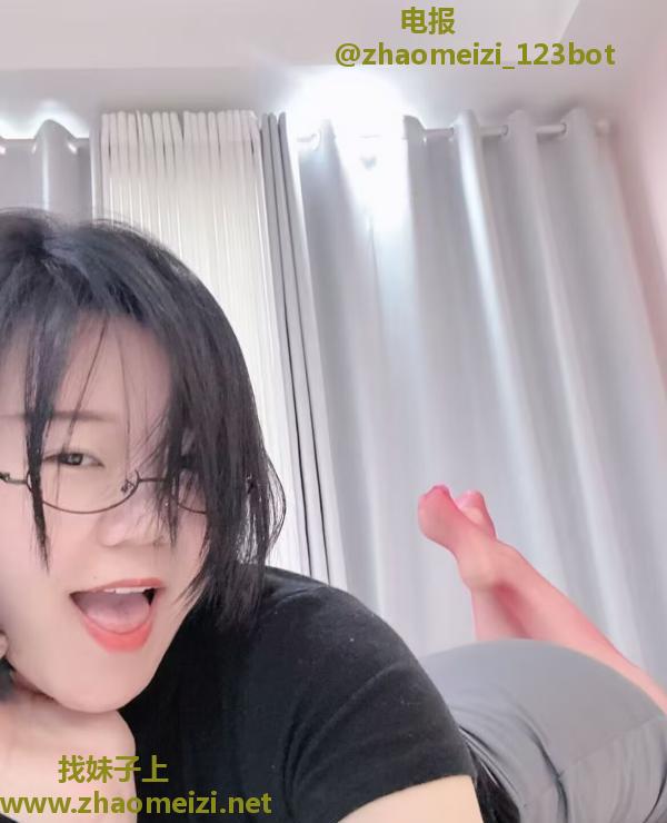 丰满美臀大奶少妇