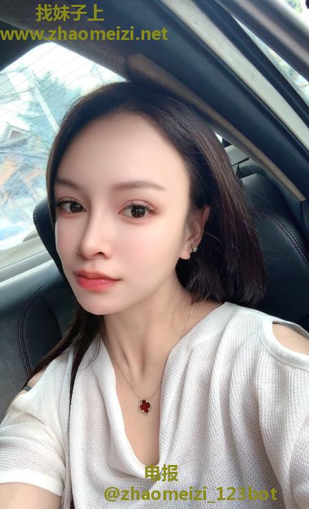 武昌肥臀水蜜桃小姐姐
