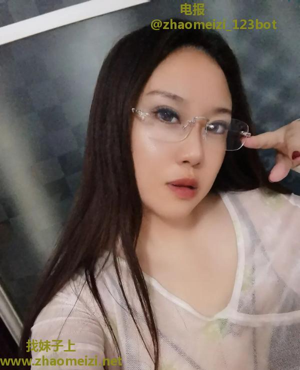 大奶少妇莹莹