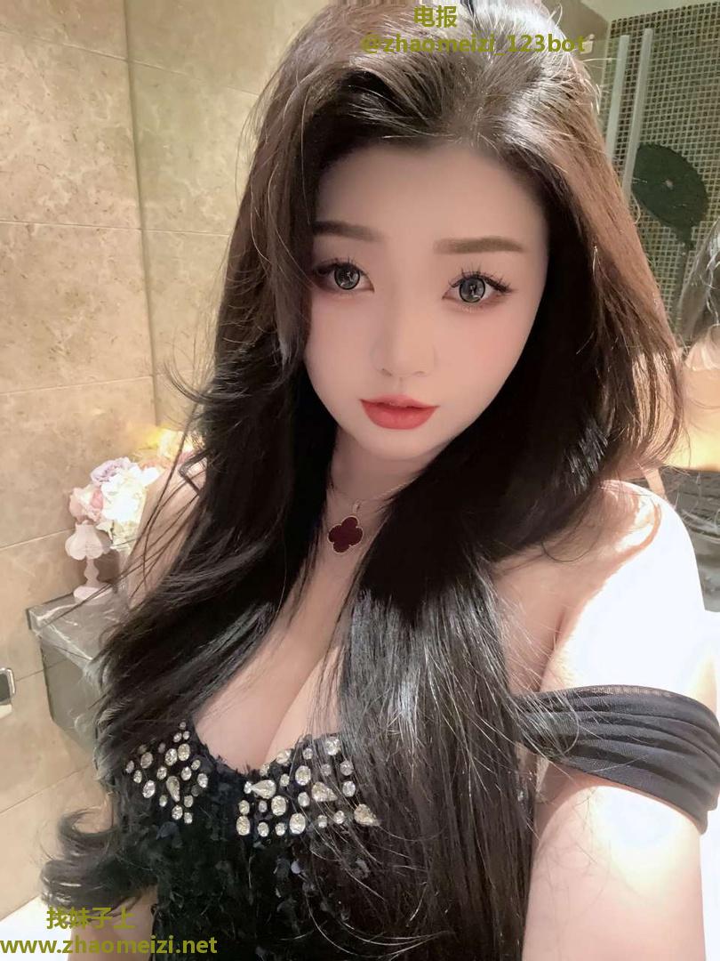 清纯粉鲍女大下海兼职