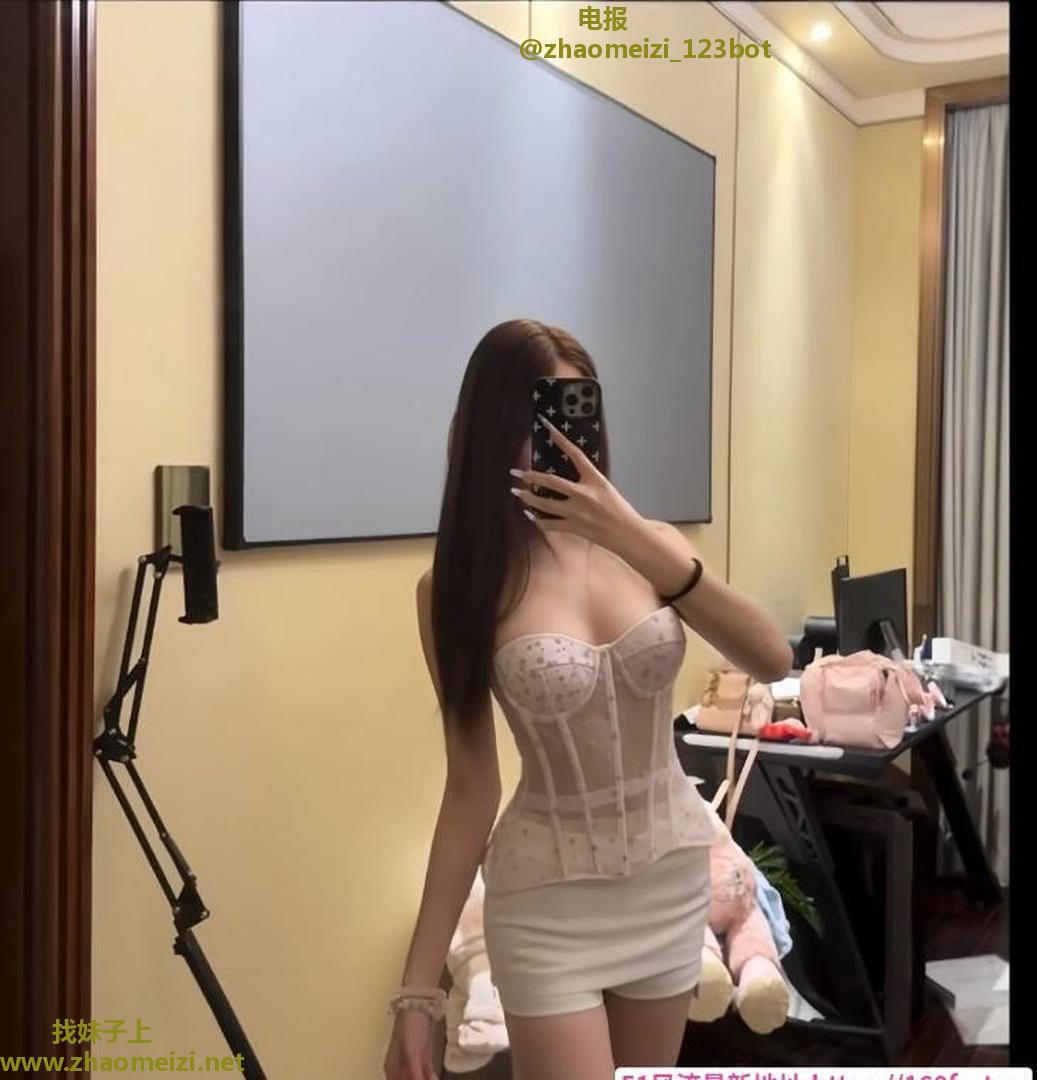 嫩妹粉穴多汁小骚货刚下海