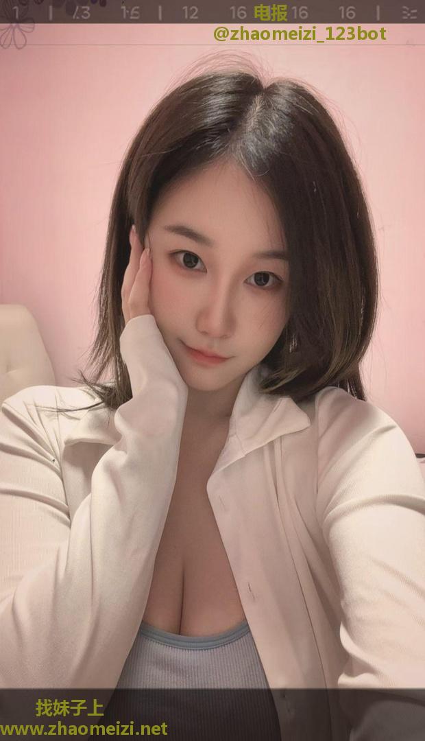 粉嫩多汁甜妹爽歪歪真会舔