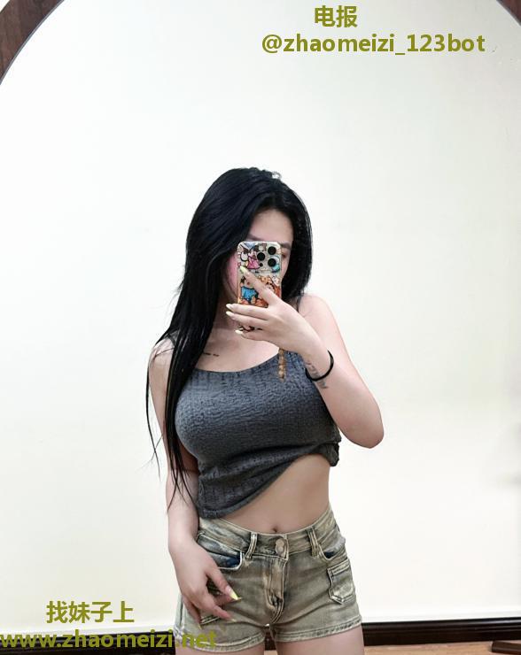 颜值嫩妹小玲珑
