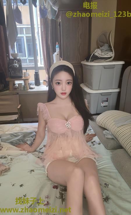 诱人大奶柒柒