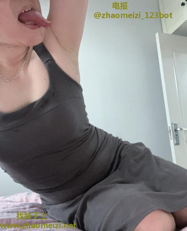 制服诱惑的少妇