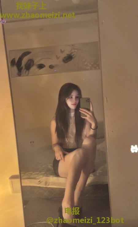 栖霞靓妹允儿