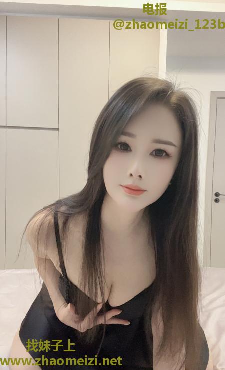 萧山舌吻香臀妹子
