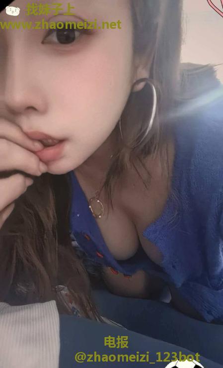 后入肥臀骚妞妞