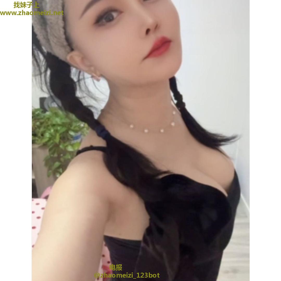 莲池情趣美乳姐姐