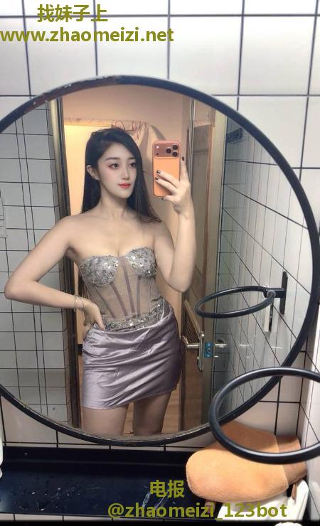 武侯性感翘臀大CC