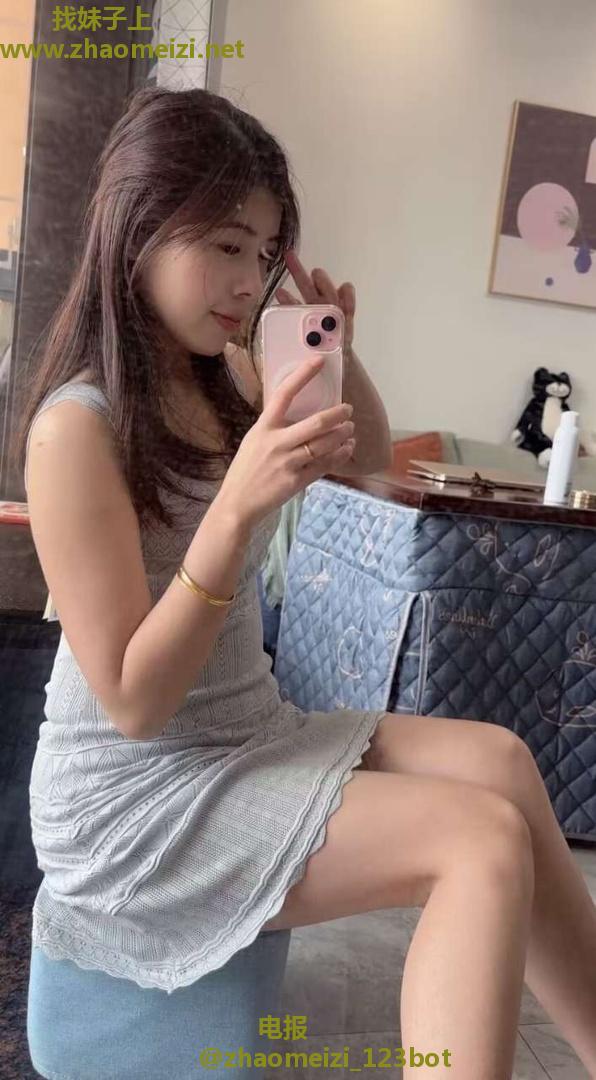 西安纯欲无媚丰满学妹