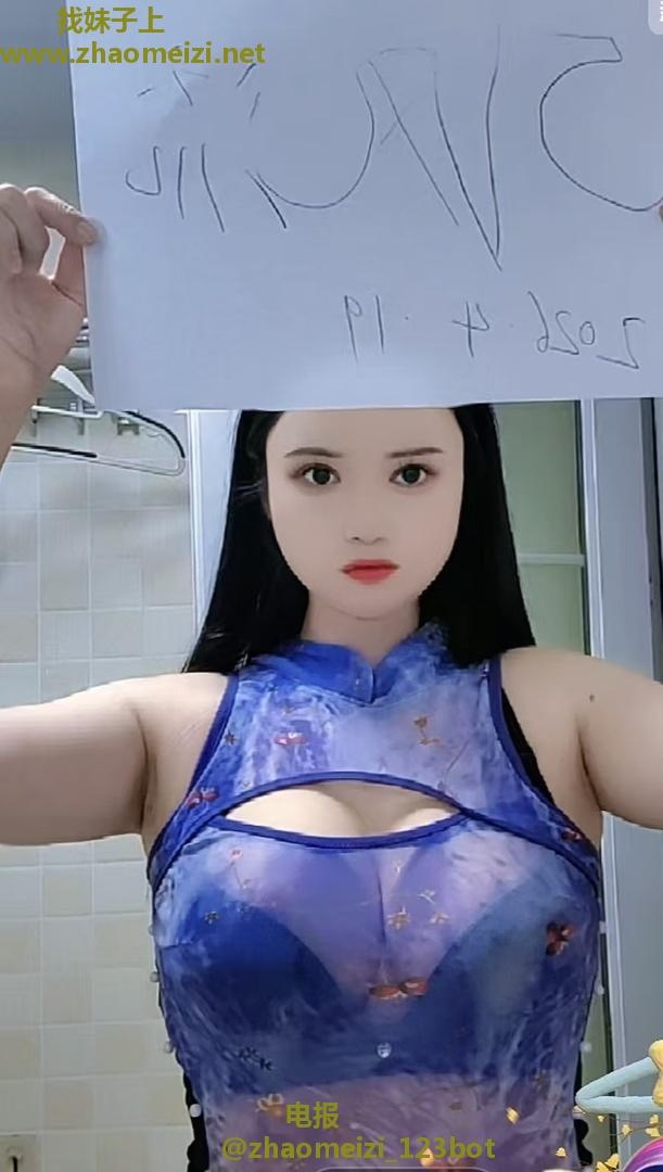 大胸加可以深喉的妹子