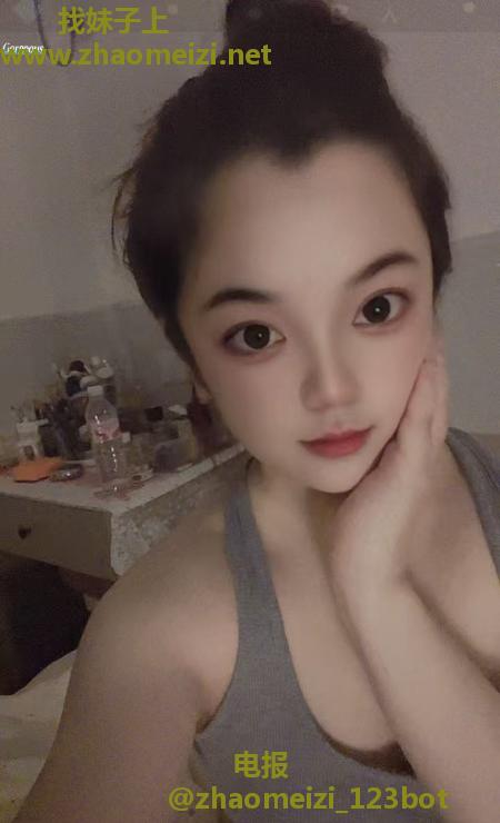 余杭美腿胸大小婷