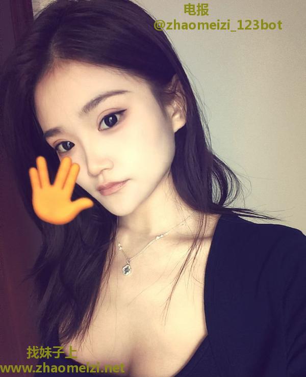 肥臀大奶美女
