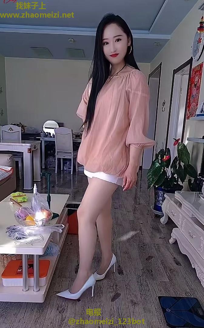 万达纯欲性感少妇