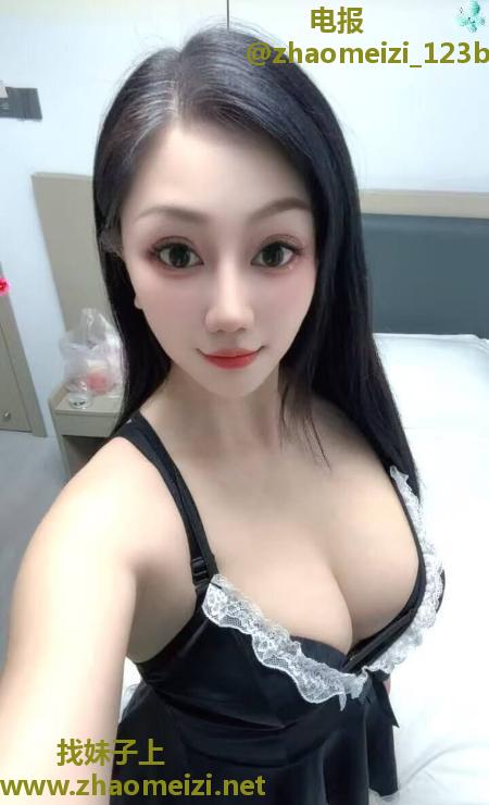 服务型大胸美少妇