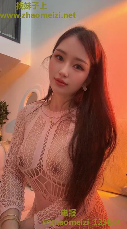 南山性感大奶妹子