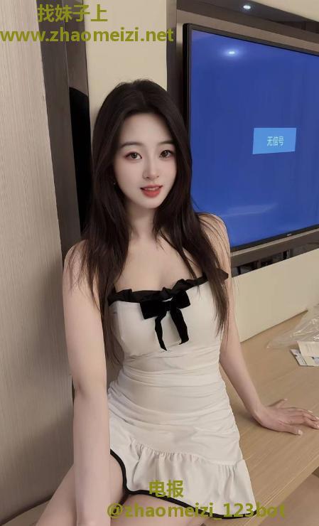 细腰翘臀嫩妹yoyo