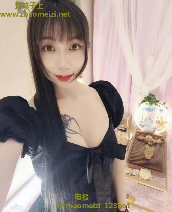 南关性感美腿妹子