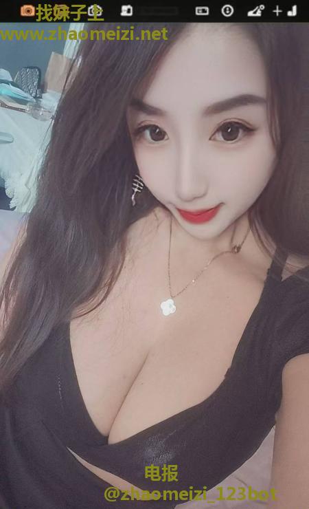 朝阳大胸身材好妹子