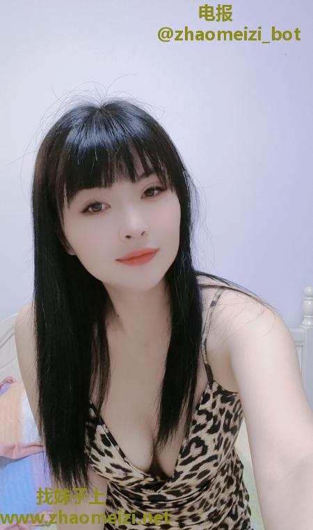 武昌岳家嘴小芸儿