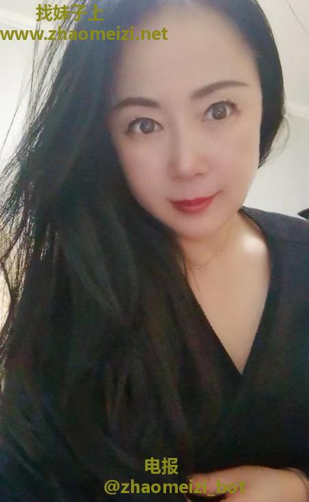 可以双飞的熟女
