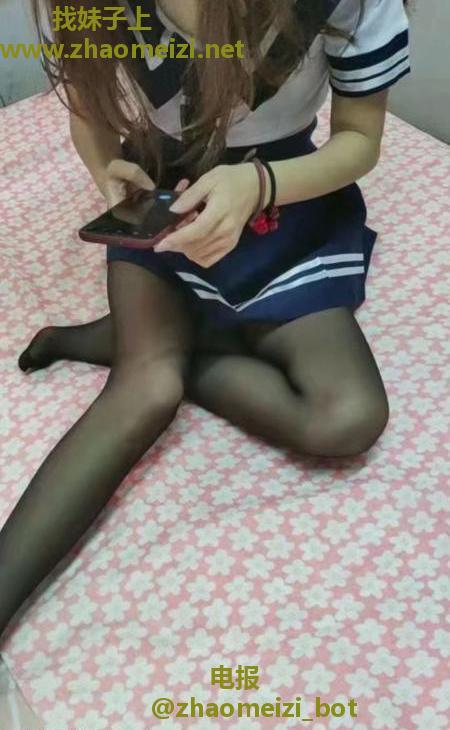wt三通双飞熟女学生