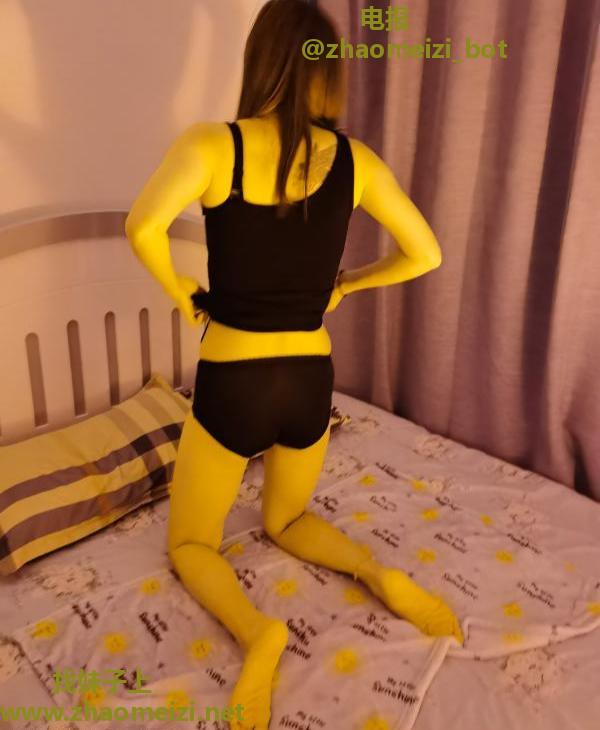 燕子矶长腿少妇