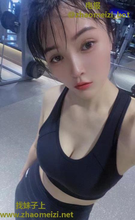 翘臀瑜伽老师娜娜