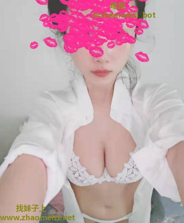 铁西滑翔大胸妹