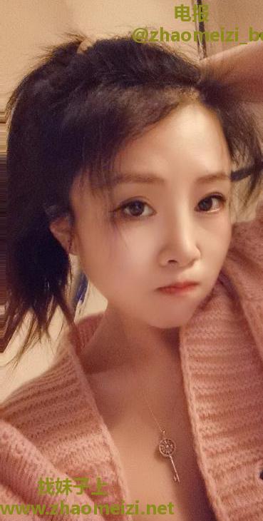 越秀美乳马甲线 