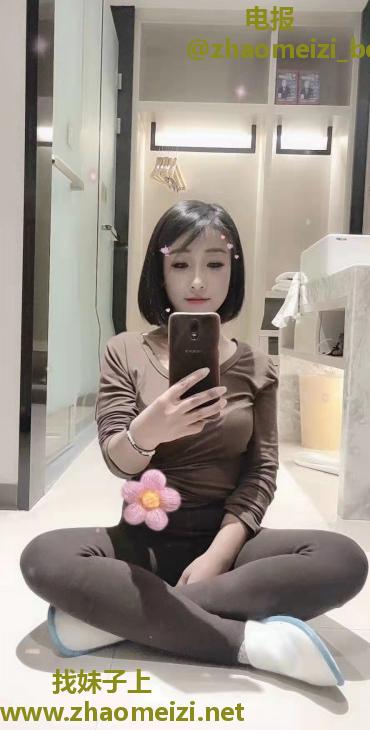 大胸妹子一个