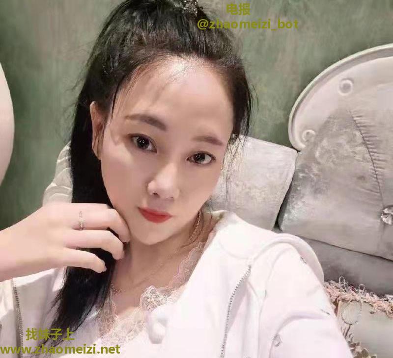轻熟大奶少妇