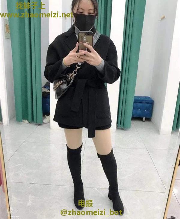 吴江笑笑